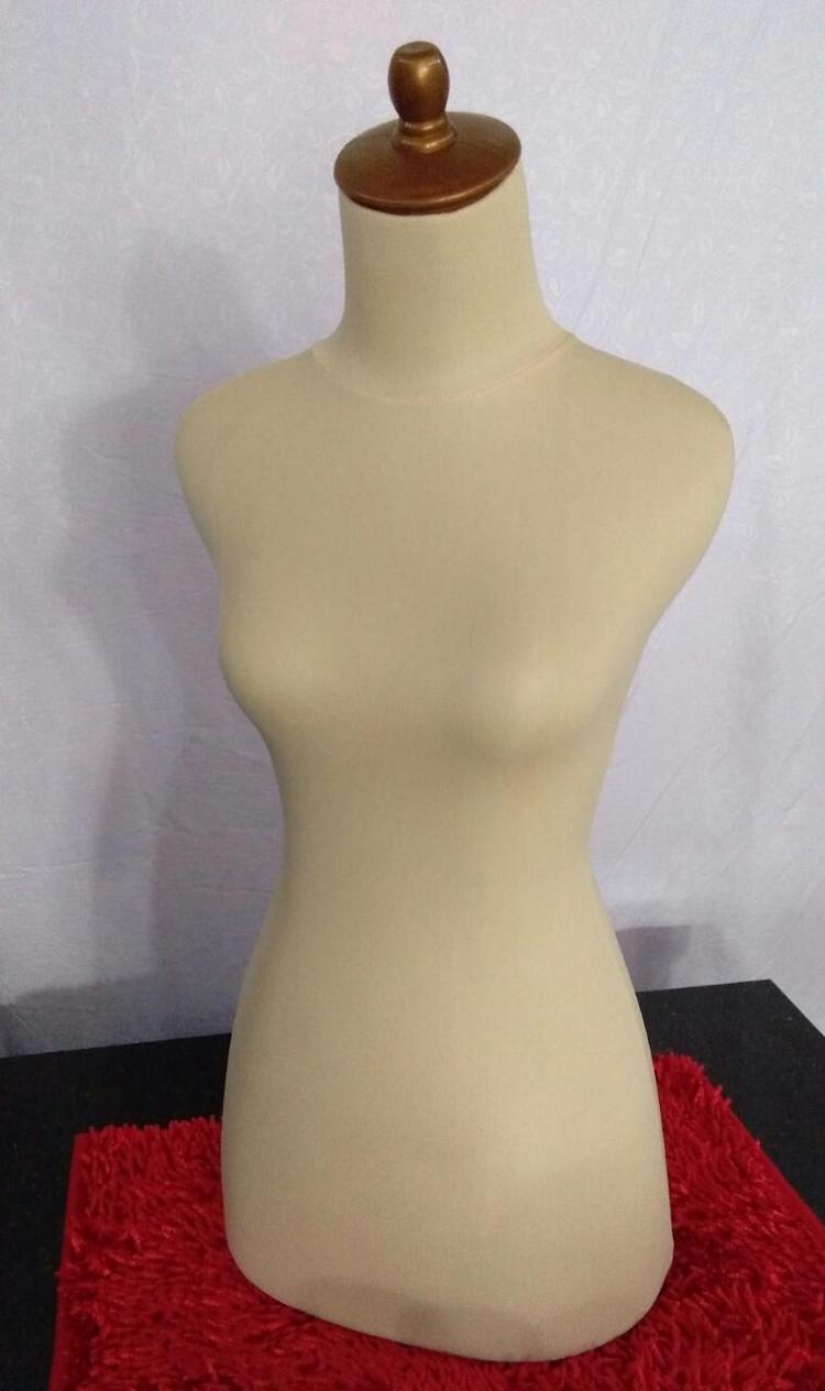 Mannequin Dewasa Setengah Badan Wanita